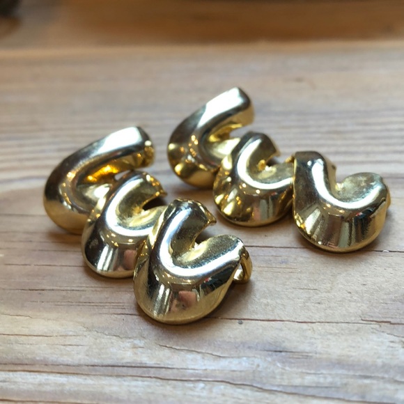 Vintage | Gold-tone Link Statement PiercedEarrings - Picture 1 of 7